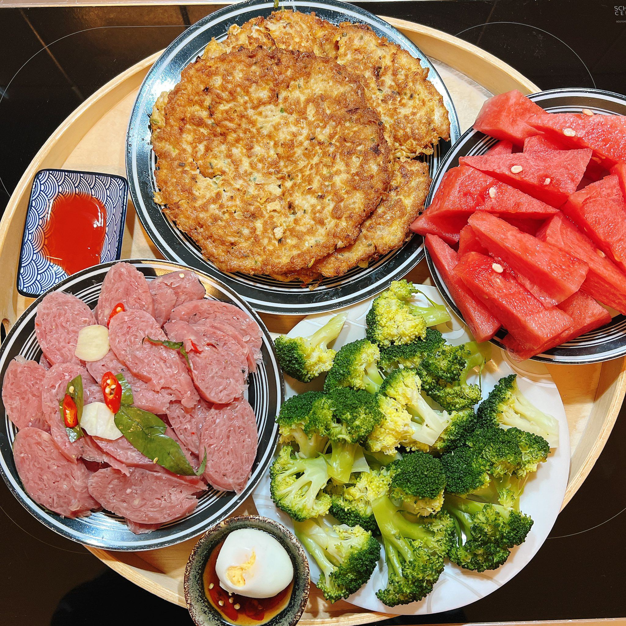 Chả trứng thịt xay - Nem chua - Súp lơ xanh luộc - Dưa hấu