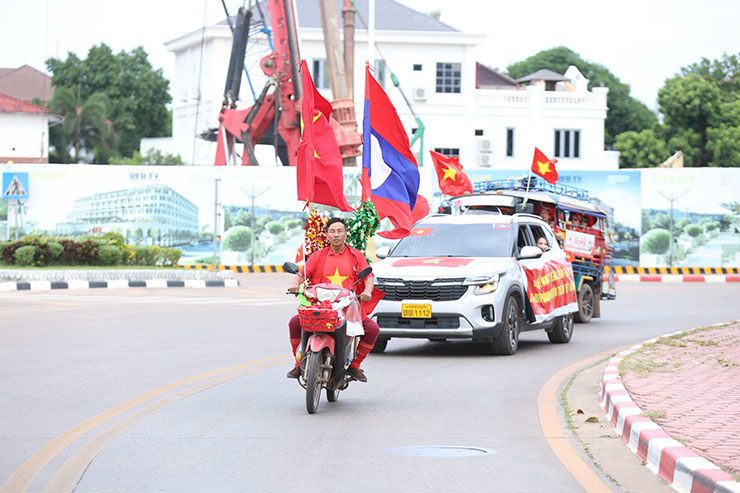 Trực tiếp bóng đá Lào - Việt Nam: Tuấn Hải tung người móc bóng ấn định tỷ số (Vòng loại Asian Cup) (Hết giờ) - 11
