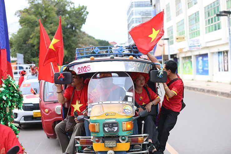 Trực tiếp bóng đá Lào - Việt Nam: Tuấn Hải tung người móc bóng ấn định tỷ số (Vòng loại Asian Cup) (Hết giờ) - 10