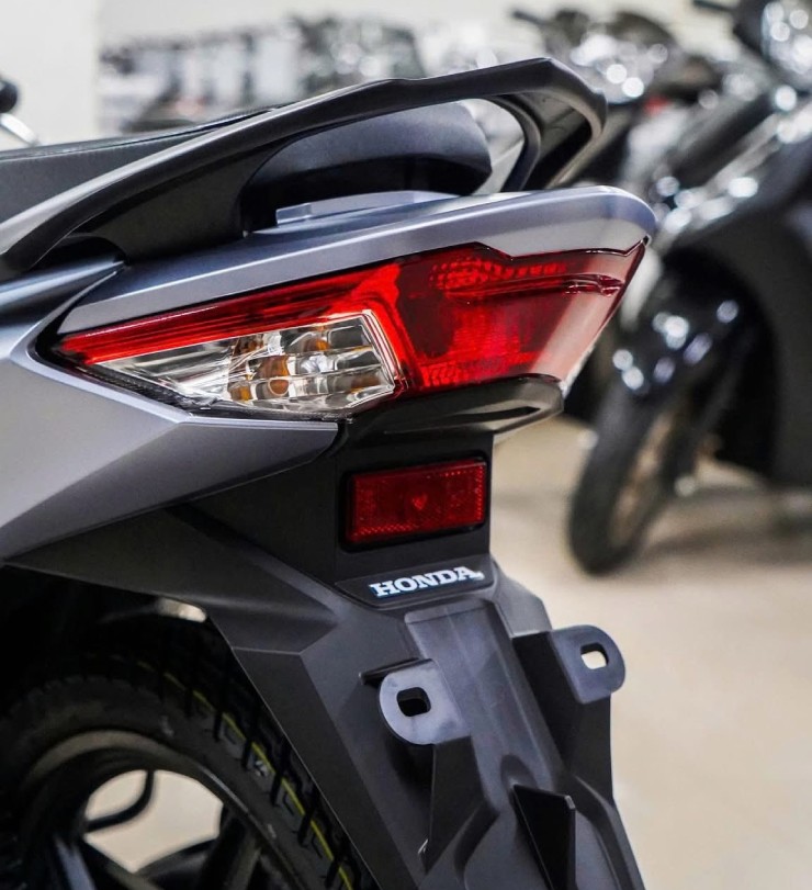 Giá xe số cao cấp Honda Future 125 FI mới nhất, chênh nóng tiền triệu - 4