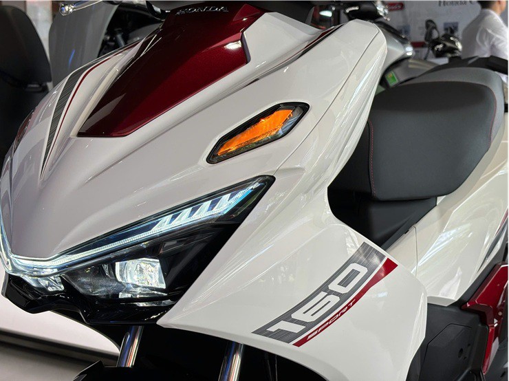 Honda Air Blade 2026 có sẵn tại HEAD: Giá chênh 5 triệu đồng - 2