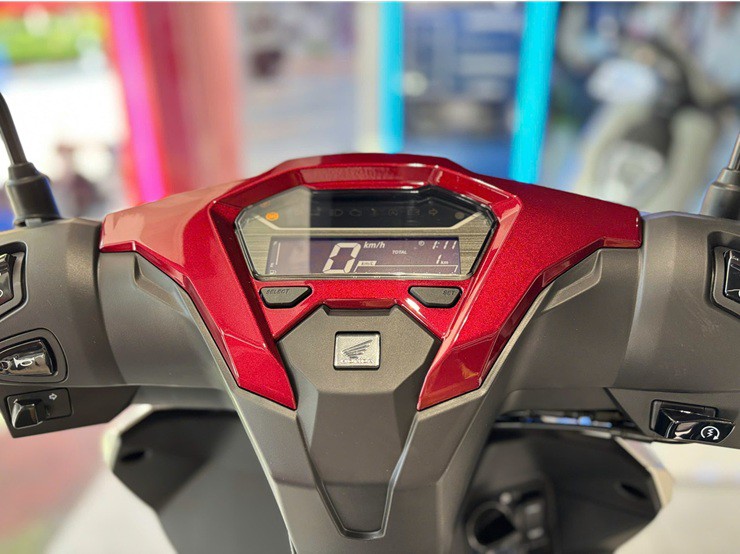 Honda Air Blade 2026 có sẵn tại HEAD: Giá chênh 5 triệu đồng - 3