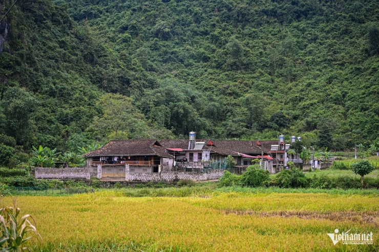 Nhà sàn truyền thống của người dân tộc Tày. Ảnh: Nguyễn Huy