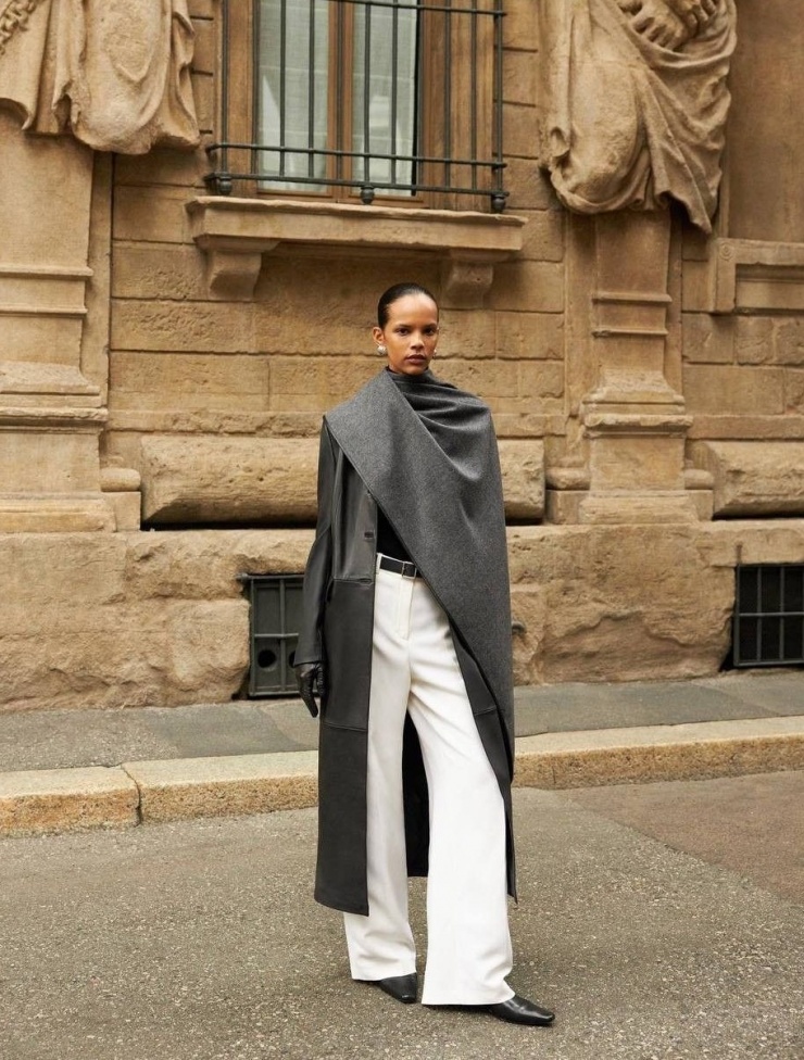 Nhiều thương hiệu địa phương của Trung Quốc, Hàn Quốc "ăn theo" kiểu dáng này và mở bán từ cuối năm 2023 đến nay. Các thiết kế dao động từ 1,5 triệu đến 5 triệu đồng.