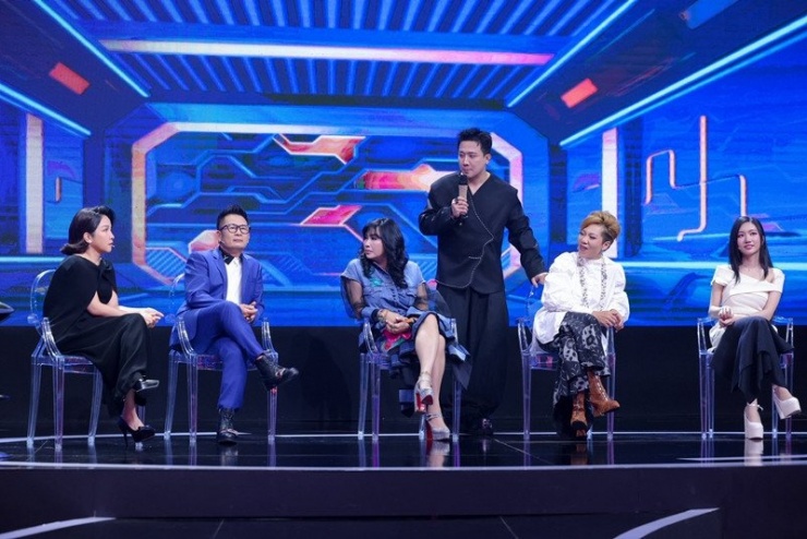MC Trấn Thành hào hứng thông báo show "A.I là ai" tập mới sẽ có "tam đại Idol" xuất hiện gồm: Mỹ Linh, Thanh Lam, Hà Trần và nam ca sĩ Bằng Kiều.