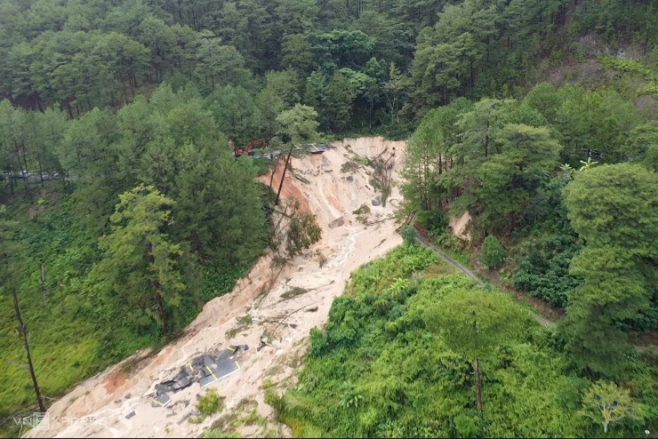 Hiện trạng đèo Mimosa bị xé toạc, chia cắt giao thông - 2