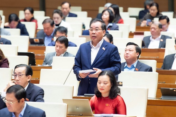 Đại biểu Nguyễn Quang Huân. Ảnh: Quốc hội