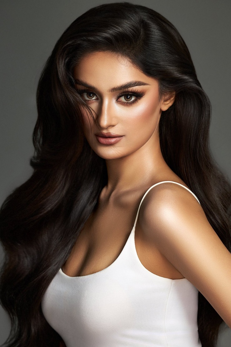 Manika Vishwakarma mặc váy của nhà thiết kế Việt - Lê Thắng - tại buổi ra mắt các thí sinh Miss Universe 2025. Video: World Beauties