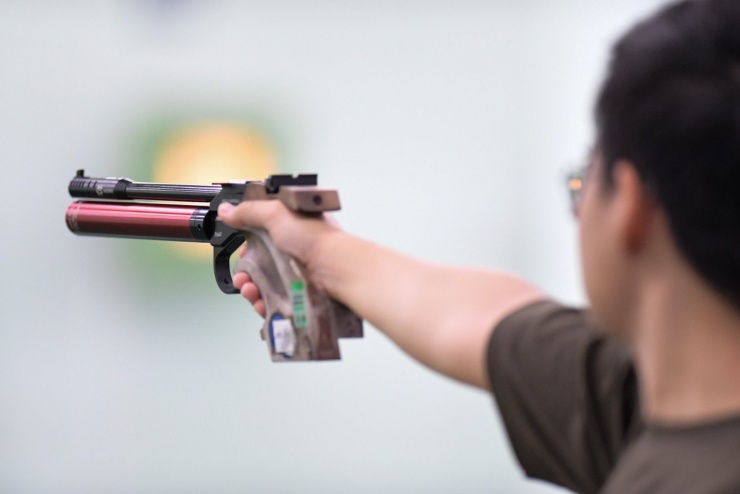 Để có sự chuẩn bị tốt nhất cho các
vận động viên, Cục TDTT Việt Nam đã phối hợp với các đơn vị như
Quân đội, Công an… để hỗ trợ, đảm bảo trang thiết bị tập luyện như
đạn và súng, với mỗi vận động viên trọng điểm được trang bị 3 khẩu
súng.