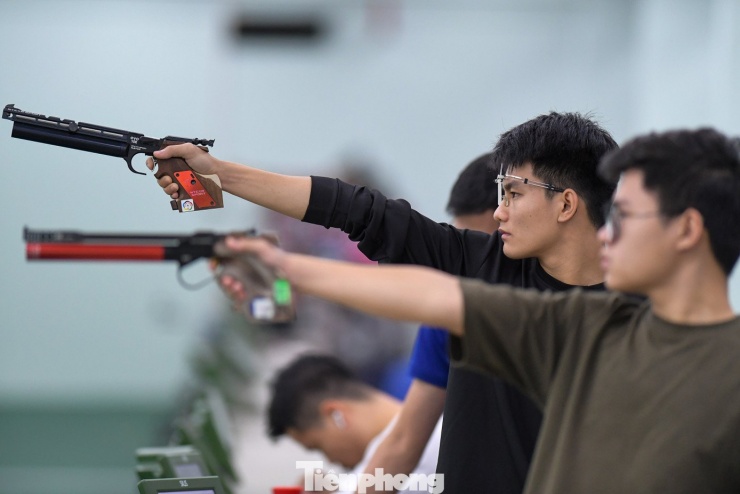 Theo chia sẻ của ông Nghiêm Việt
Hùng, HLV trưởng đội tuyển bắn súng Việt Nam, chỉ tiêu Ban huấn
luyện đăng ký với bộ môn là từ 5 đến 7 huy chương Vàng tại SEA
Games 33.