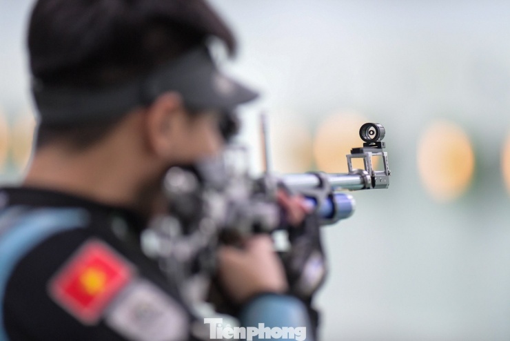 Một khó khăn của đội tuyển bắn súng
Việt Nam là tại SEA Games 33, Ban tổ chức đại hội đã cắt giảm nhiều
nội dung thế mạnh của Việt Nam, bao gồm 50m súng ngắn và súng
trường hơi di động nam.
