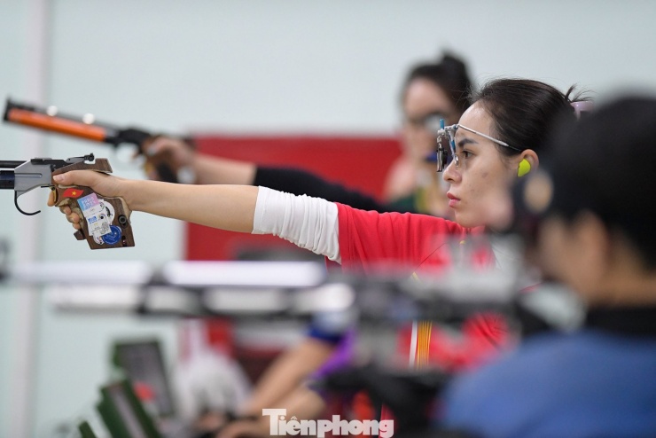 Tại Giải vô địch Bắn súng châu Á 2025
ở Kazakhstan, cô giành huy chương Đồng nội dung 25m súng ngắn thể
thao nữ. Mới đây, Thu Vinh đã mang về tấm huy chương Vàng cho đoàn
thể thao CAND Việt Nam ở Đại hội Cảnh sát và Cứu hỏa thế giới
2025.