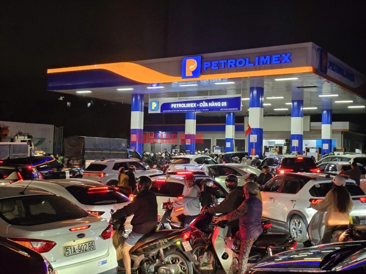 Cây xăng số 5, đường Xô Viết Nghệ Tĩnh, phường Lang Biang