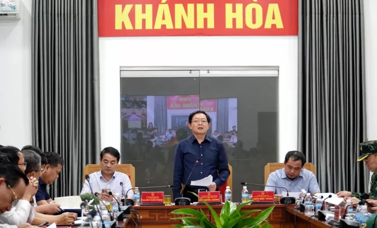 Phó Thủ tướng Hồ Quốc Dũng chủ trì cuộc họp khắc phục mưa lũ.