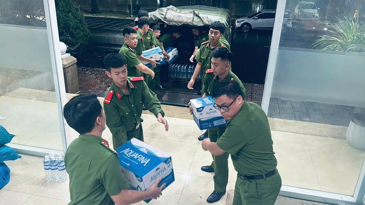 Ngập lụt Khánh Hòa, Đắk Lắk, Gia Lai: Đề xuất Bộ Quốc phòng sẵn sàng trực thăng ứng cứu - 8