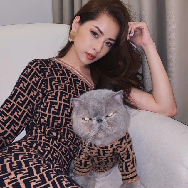 Ngoài chuyện mẹ chăm chút ra, cô còn theo đuổi quy trình tập luyện được giám sát bởi huấn luyện viên riêng, kết hợp tự thực hiện ở nhà một số động tác thể dục không cần dụng cụ hay máy móc. Cụ thể, tại phòng gym, Chi Pu áp dụng thời khóa biểu do huấn luyện viên thể hình thiết kế, gồm các bài tập kích thích cơ bắp phát triển, làm tiêu hao mỡ thừa và cải thiện sức mạnh.