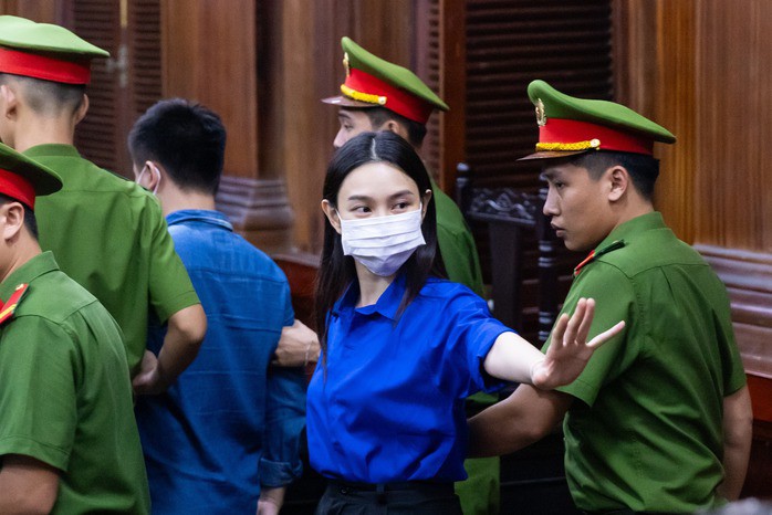 Hoa hậu Thùy Tiên sau khi nghe án phạt