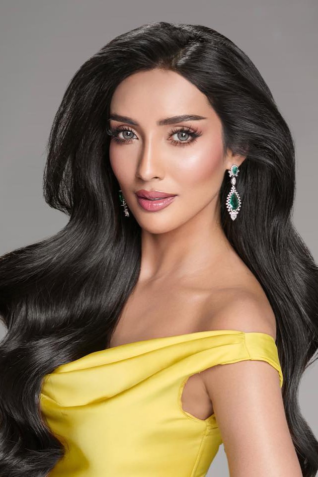 Miss Universe Bangladesh tạo dáng ở hậu trường. Video: MU