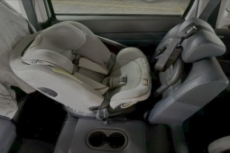 Tôi đã chọn xe, chọn ghế và rèn con ngồi ghế ô tô như thế nào?