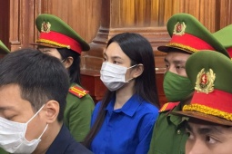 Hình ảnh bất ngờ sau phiên toà xét xử hoa hậu Thùy Tiên