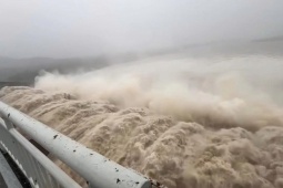 Tin tức trong ngày - Thủy điện xả tràn giữa lúc hạ du ngập nặng: Đắk Lắk chỉ đạo gì?