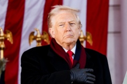 Ông Trump ký luật công khai hồ sơ về tỷ phú tai tiếng Jeffrey Epstein