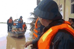 Tin tức trong ngày - Bí thư Tỉnh ủy Khánh Hòa: Tập trung cứu dân, chống đói, rét