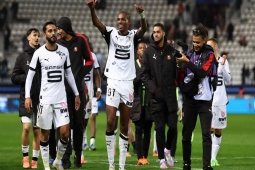 Tin mới nhất bóng đá tối 20/11: MU cử tuyển trạch viên theo dõi cặp sao Rennes