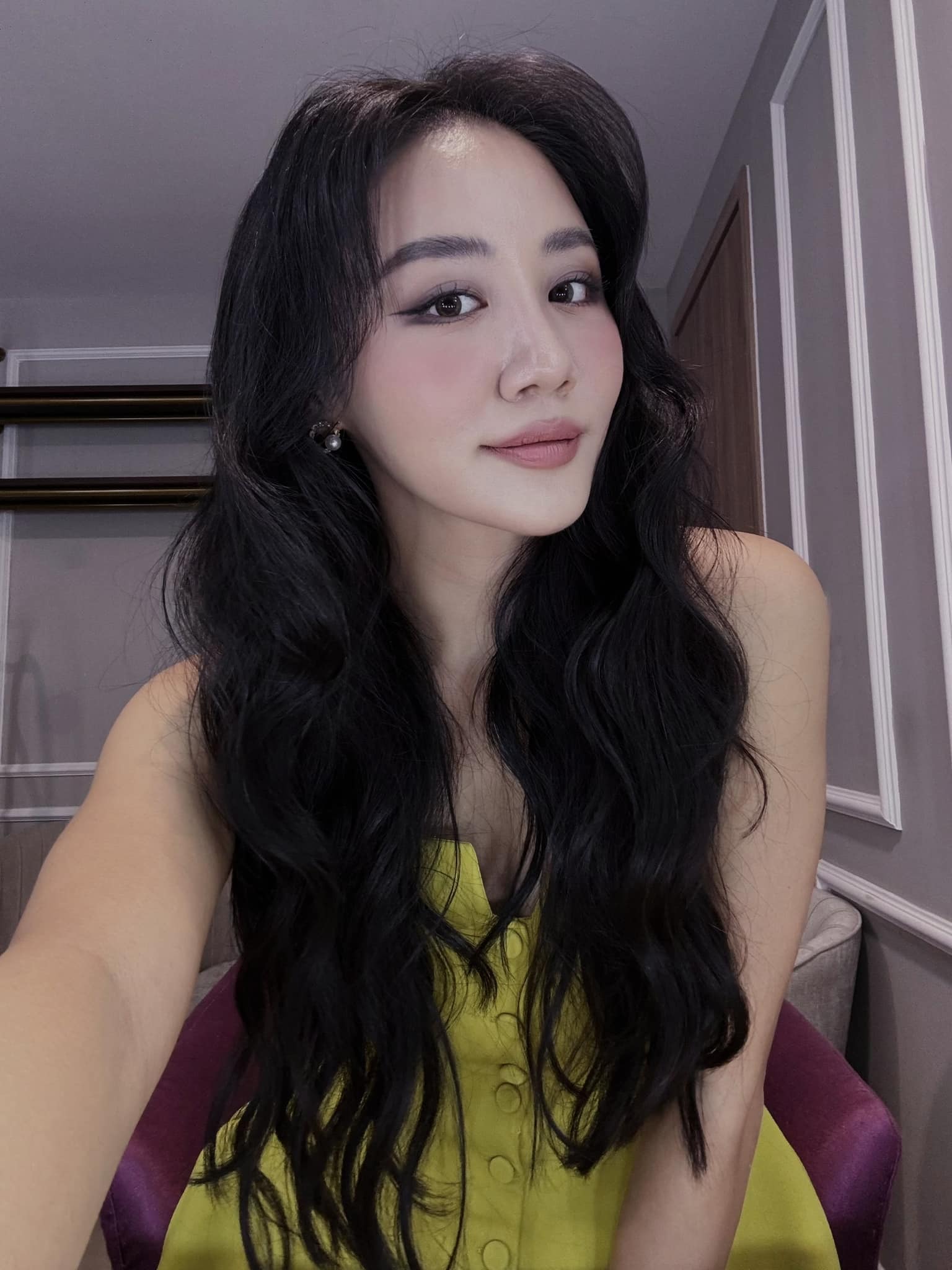 Ngoài ăn uống, Văn Mai Hương tập gym 2 tiếng mỗi ngày để đốt cháy mỡ thừa, uống nhiều nước để đào thải độc tố, tăng cường chất xơ, các loại nước ép, thanh lọc cơ thể bằng nước dừa 2 tháng 1 lần.