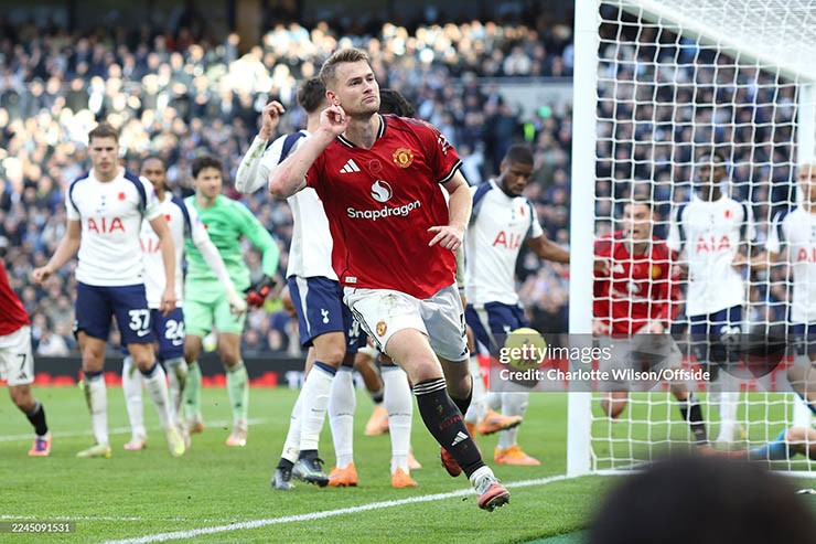 De Ligt tỏa sáng thời gian qua