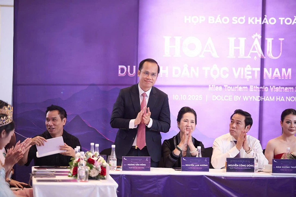 Hình ảnh Bác sĩ Hoàng Văn Hồng họp báo sơ khảo cuộc thi Hoa hậu