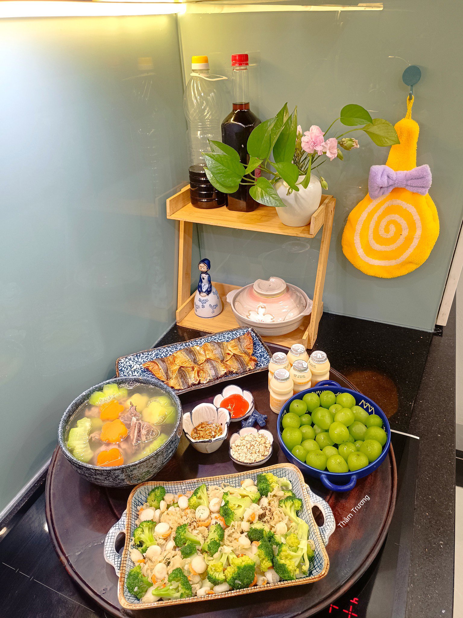 Khoai hầm rau củ - Cá chỉ vàng nướng - Cồi sò điệp xào súp lơ