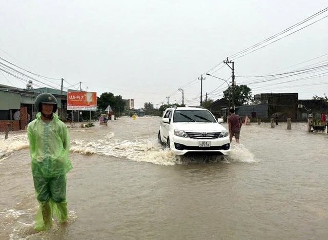 Quốc lộ 25 qua tỉnh Gia Lai vẫn đang ngập