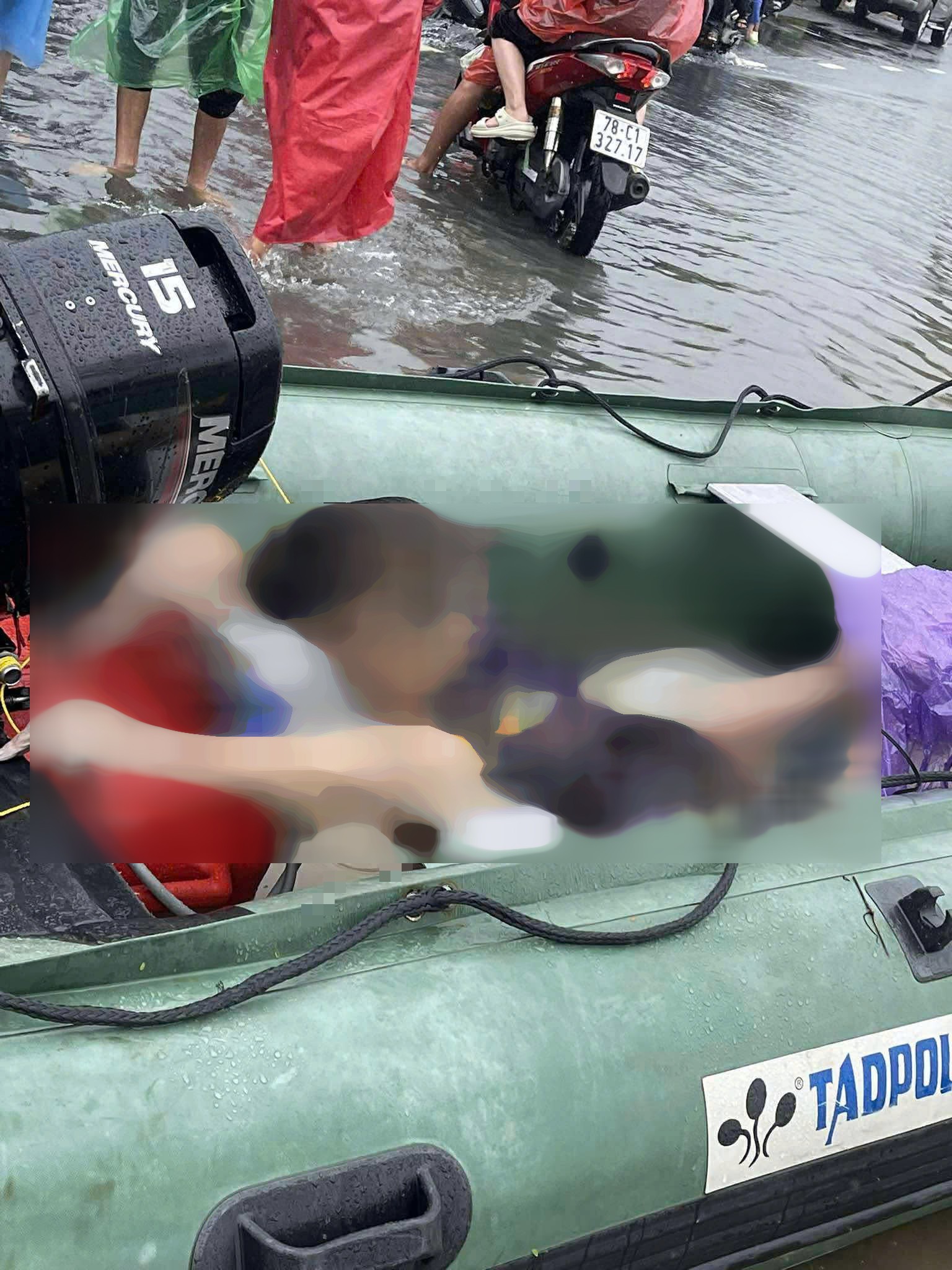 Nhiều khu vực ở Nhà Trang ngập sâu