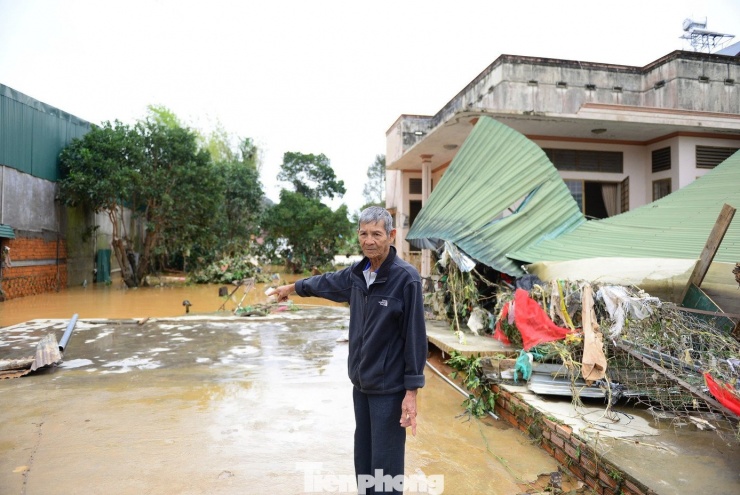 Xót xa cảnh tan hoang sau mưa lũ ở Lâm Đồng, nhiều hộ chỉ còn trơ lại nền nhà - 6