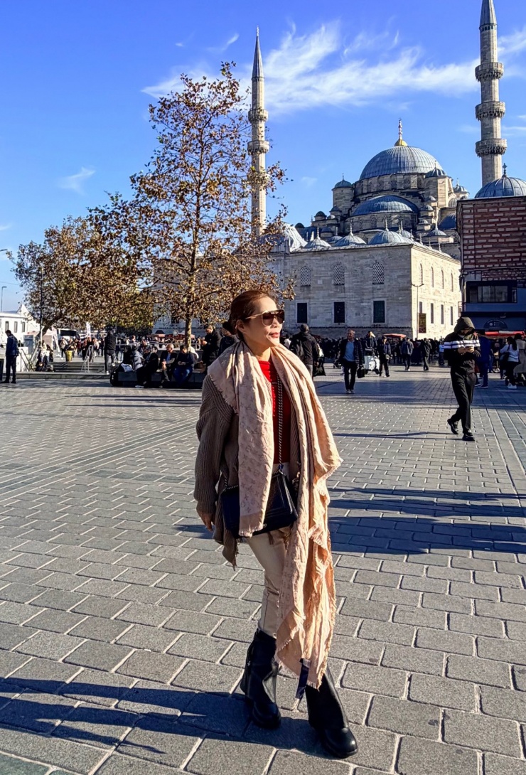 Mỹ Lệ tranh thủ dạo chơi, ngắm cảnh đất nước Thổ Nhĩ Kỳ trong chuyến công tác.