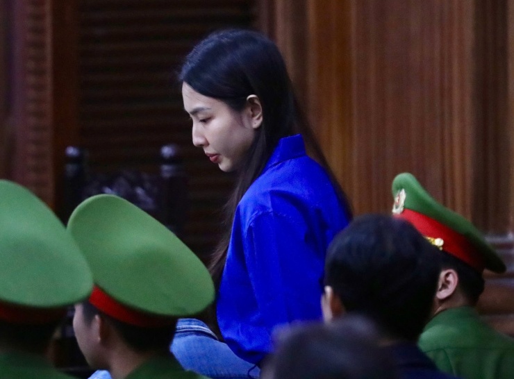 Nhìn từ việc Thùy Tiên khai &#39;chia 30% hợp đồng&#39; - 1