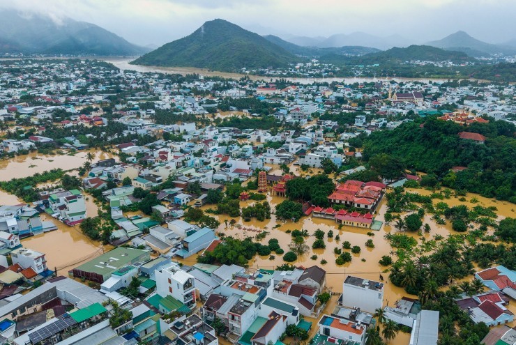 Hình ảnh chưa từng thấy ở Tây Nha Trang, người dân phải thốt lên  ' thật khủng khiếp ' 