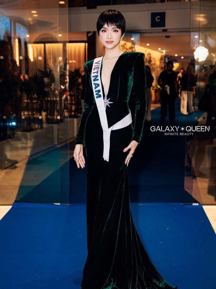 Hành trình đáng nhớ của Hương Giang tại Miss Universe - 9