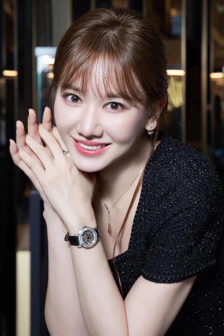 'Rich kid' Tiên Nguyễn đọ sắc Hari Won, Minh Hằng - 2