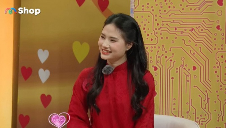 Diệp rung động trước sự tâm lý, hài hước của chàng trai cùng quê. Ảnh cắt từ clip 