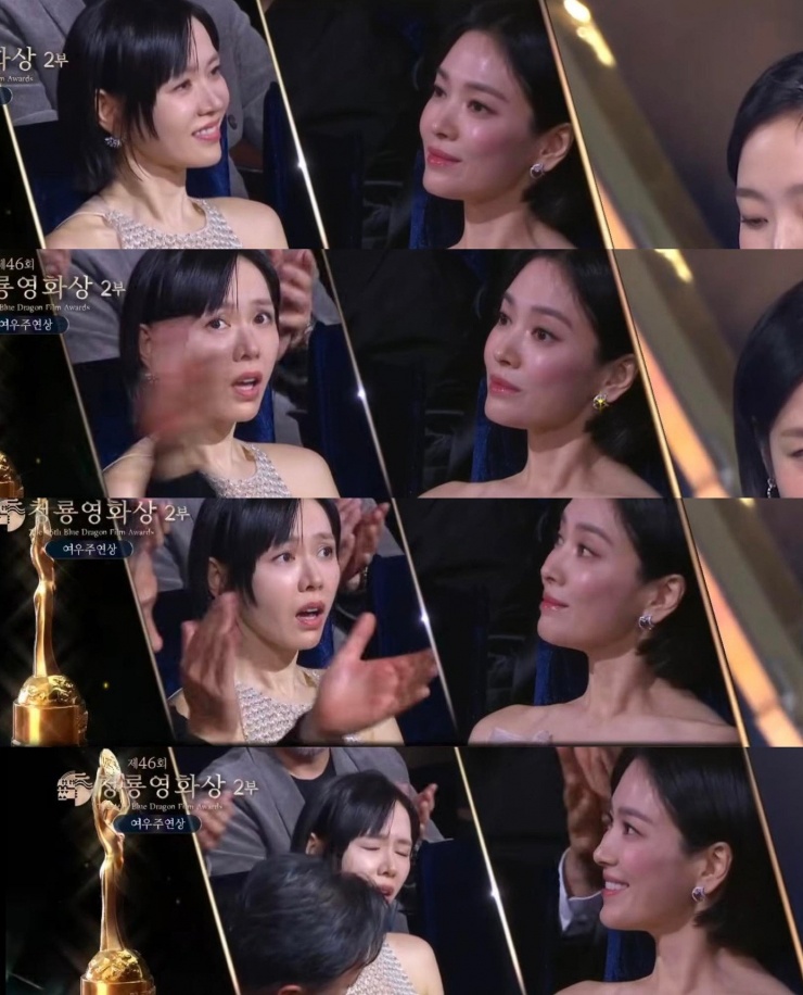 Biểu cảm của Song Hye Kyo khi Son Ye Jin thắng giải gây sốt.
