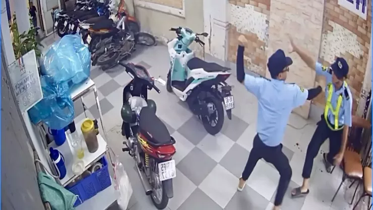 Hiện trường vụ án mạng. Ảnh cắt từ camera