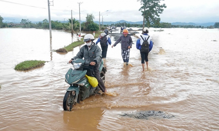 Đây là tuyến đường huyết mạch nối các tỉnh Tây Nguyên. Ngành chức năng Gia Lai đang lên phương án, sửa chữa, khắc phục để đảm bảo giao thông.