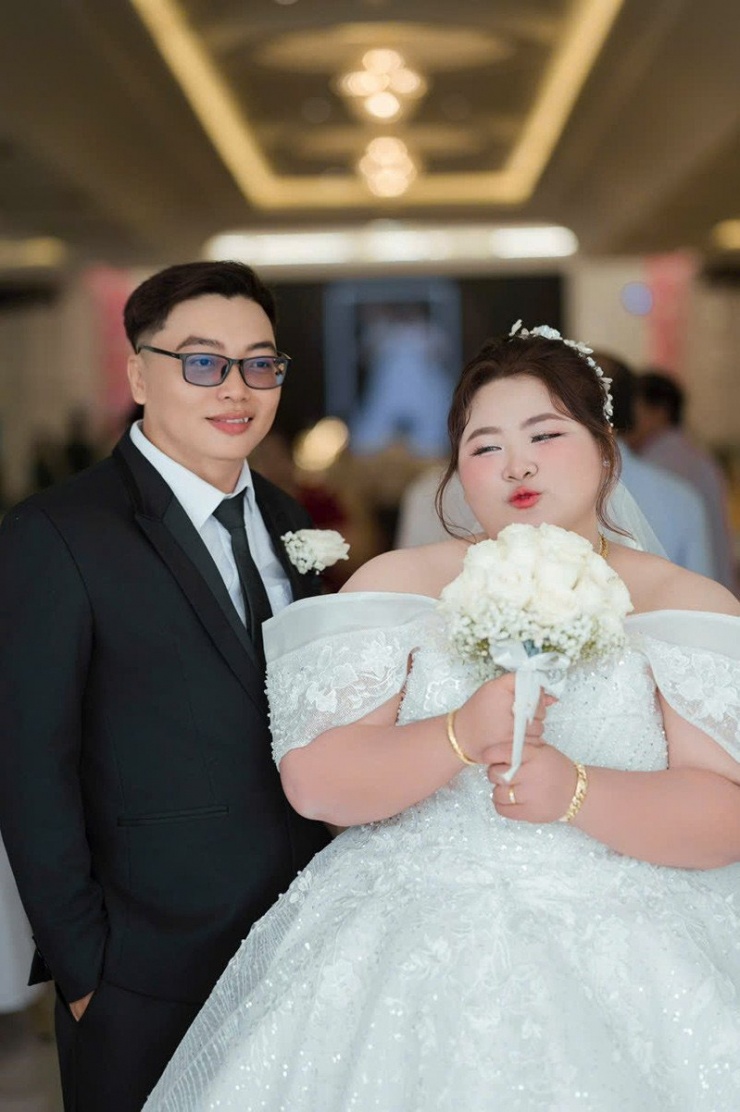 Hương được mẹ chồng quan tâm hết mực trong quá trình chuẩn bị hôn lễ 