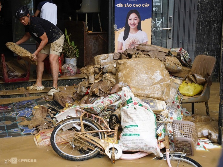 Nha Trang, Quy Nhơn ngổn ngang sau lũ - 6