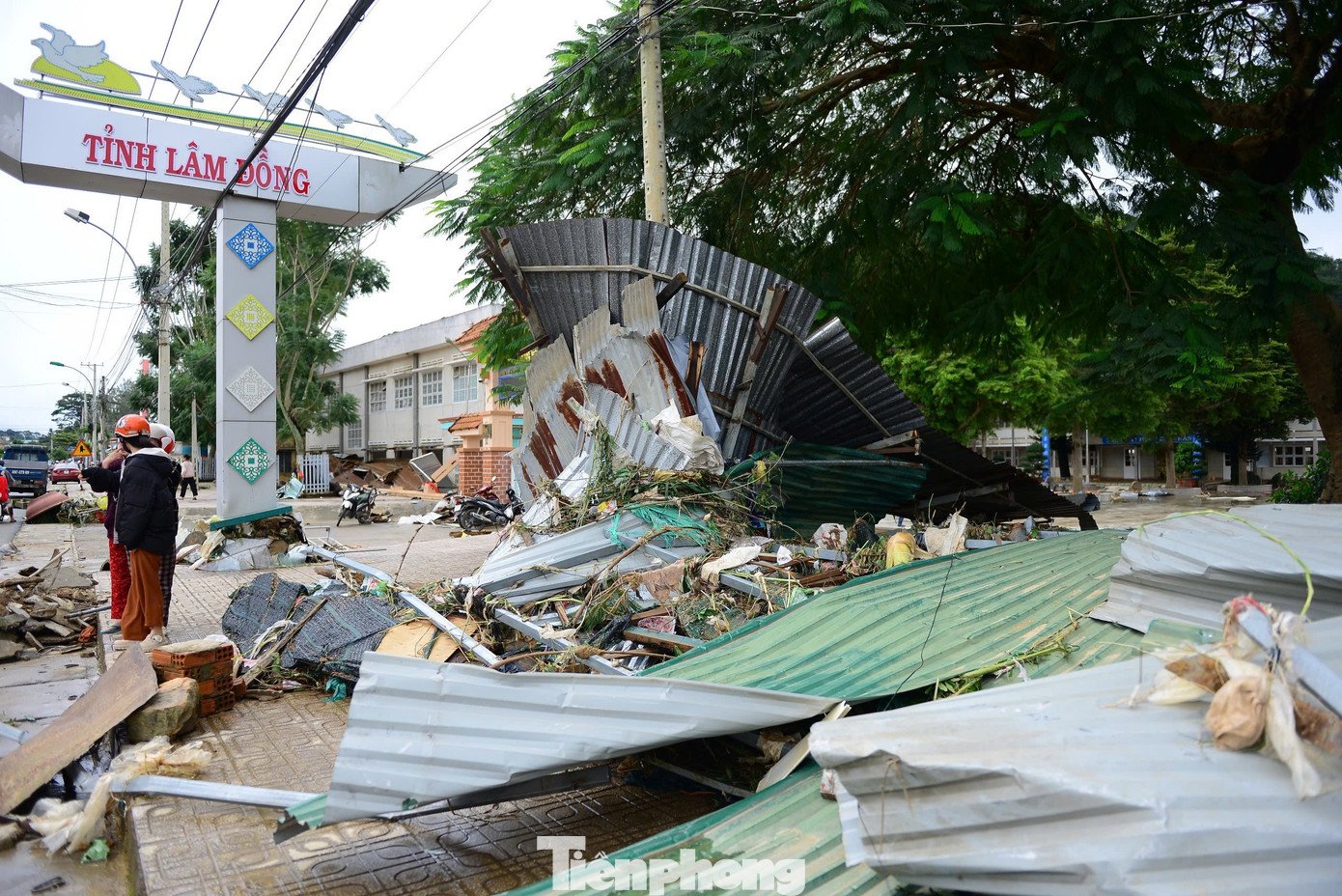 Xót xa cảnh tan hoang sau mưa lũ ở Lâm Đồng, nhiều hộ chỉ còn trơ lại nền nhà - 4