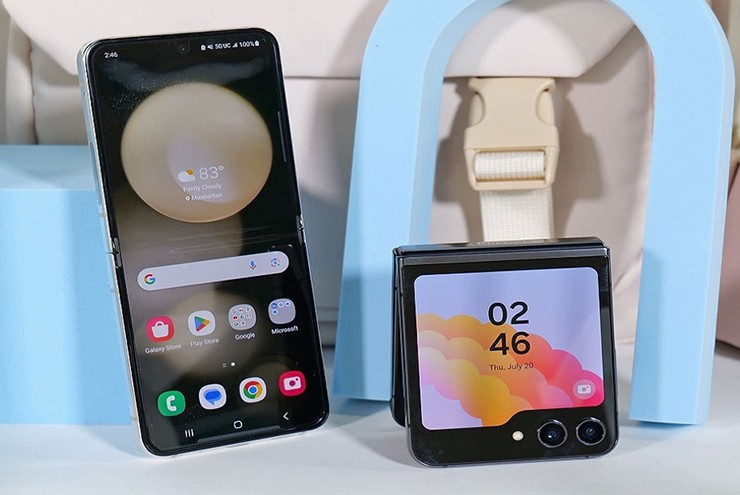 Mức giá cho smartphone gập hiện nay vẫn chưa hề giảm.