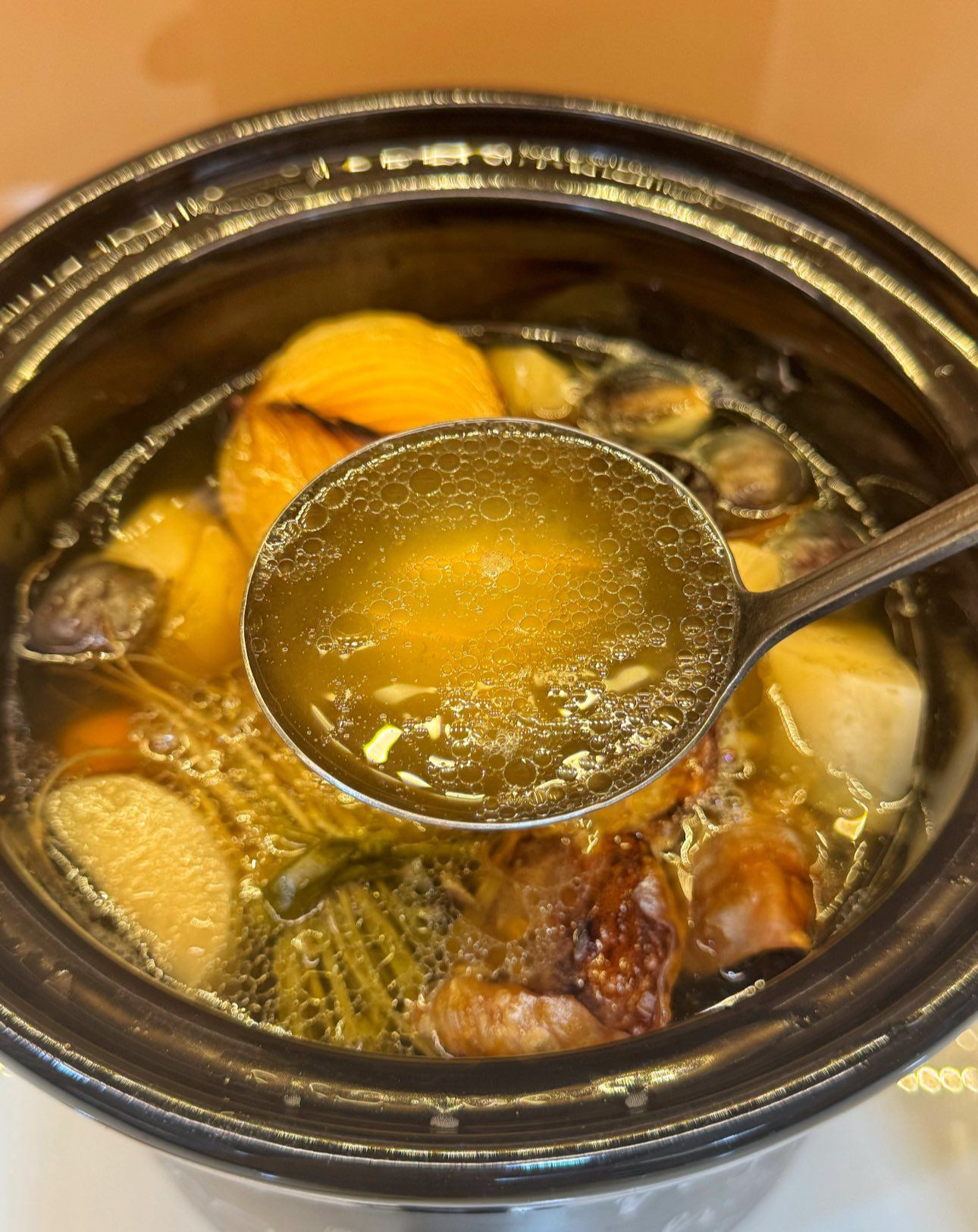 Cách nấu nước dùng "thần thánh" ngọt tự nhiên, làm món gì cũng ngon - 1