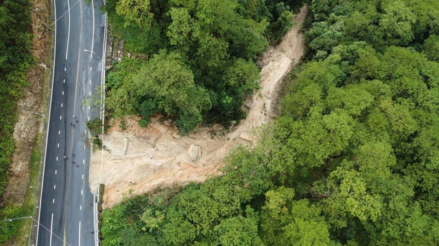 Sạt lở tại đèo Prenn